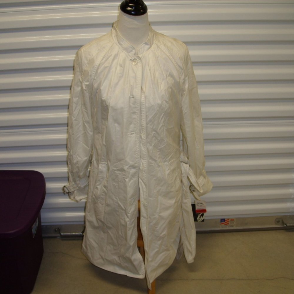 Nine West Rain coat white L NWT